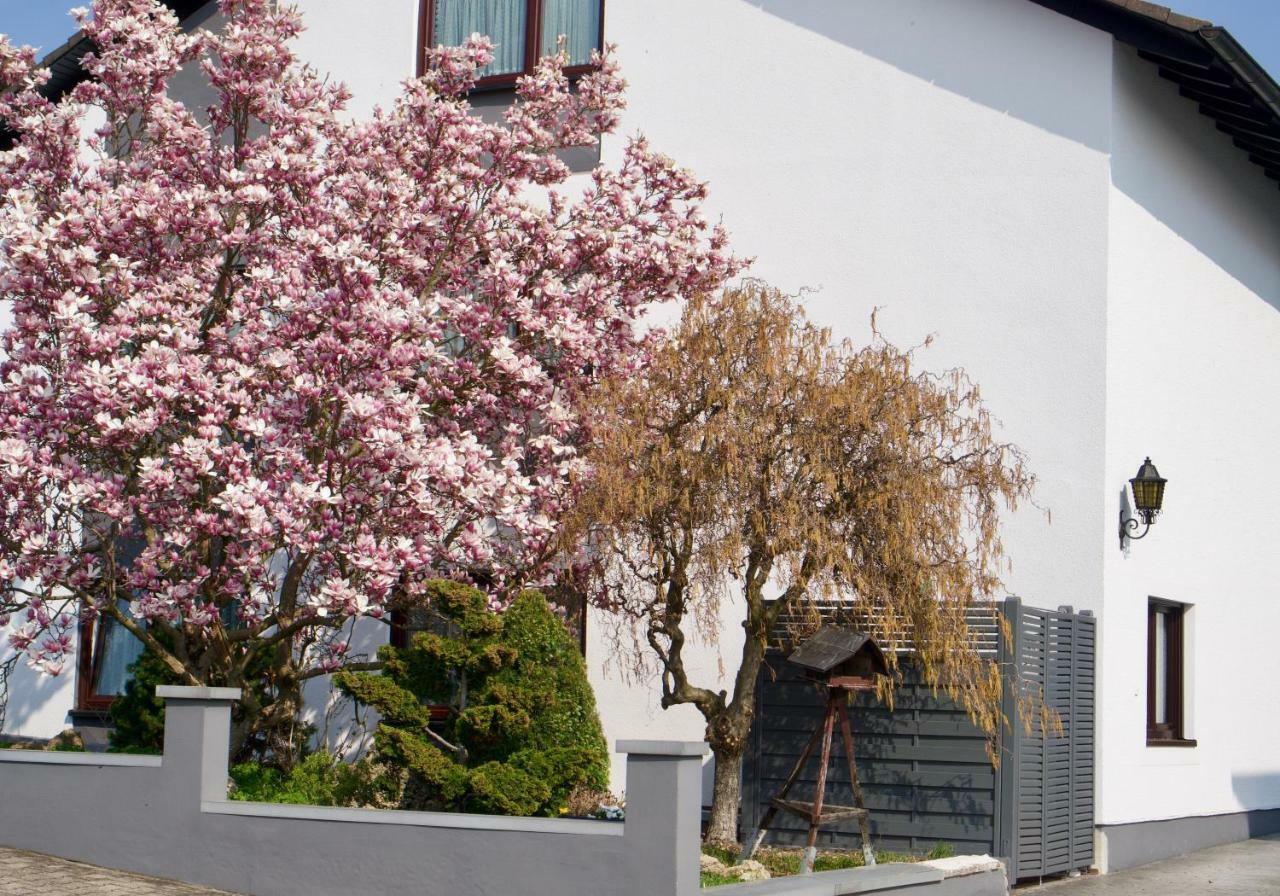 Ferienwohnung Charlotte Weisenheim am Sand Exterior foto